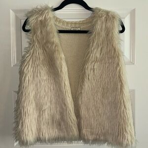 Eyeshadow Faux Fur vest